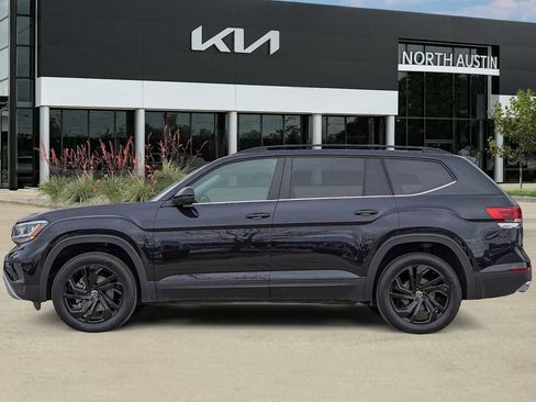 Used 2022 Volkswagen Atlas SE w/ Panoramic Sunroof Package image 4