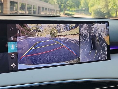 Certified 2026 Genesis GV70 2.5T Advanced AWD/4WD image 17