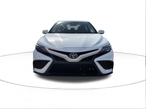 Used 2021 Toyota Camry SE FWD image 8