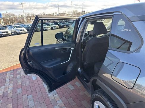 Used 2024 Toyota RAV4 LE image 27