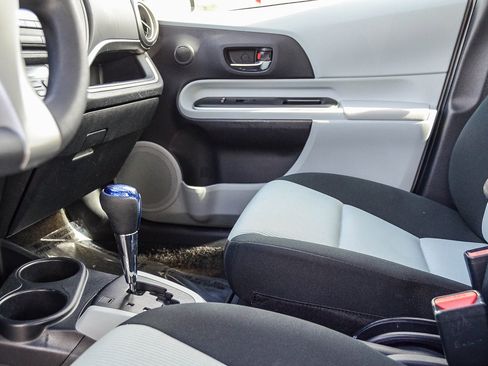 Used 2014 Toyota Prius C Two image 19