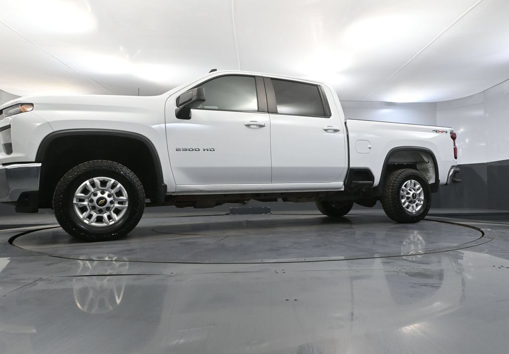 Used 2022 Chevrolet Silverado 2500 LT AWD/4WD image 43