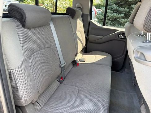 Used 2014 Nissan Frontier SV w/ SV Value Truck Package AWD/4WD image 24