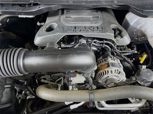 Used 2020 RAM 1500 Limited w/ Black Appearance Package image 32