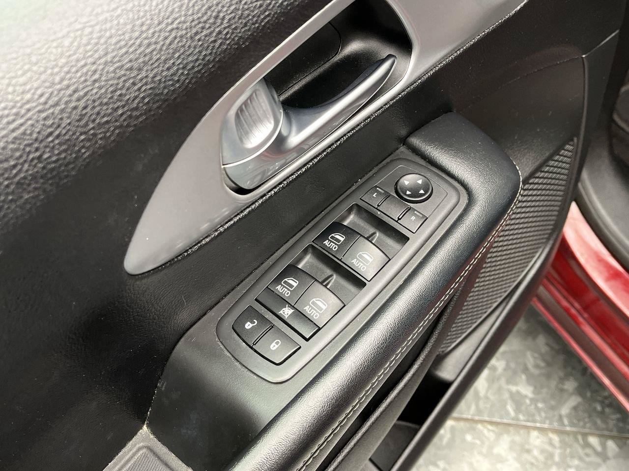 Used 2018 Chrysler Pacifica Touring-L Plus FWD image 8