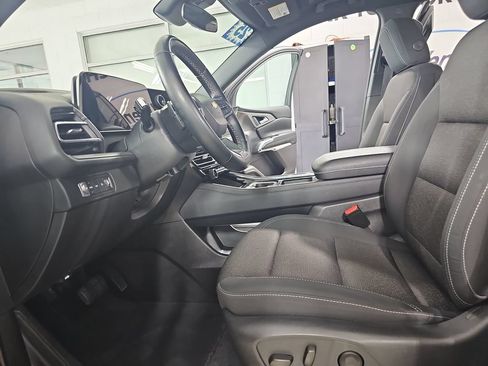 Used 2025 Chevrolet Traverse LT AWD/4WD image 22