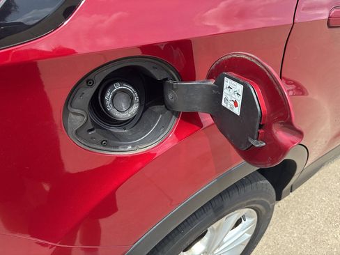 Used 2017 Ford Escape SE w/ SE Cold Weather Package AWD/4WD image 21