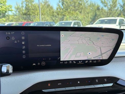 New 2026 Buick Enclave Avenir FWD image 8