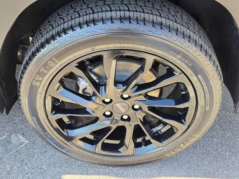 Used 2023 GMC Terrain SLE w/ Elevation Edition AWD/4WD image 11