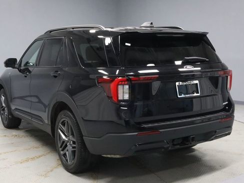 Certified 2025 Ford Explorer ST-Line w/ ST-Line Street Pack image 7
