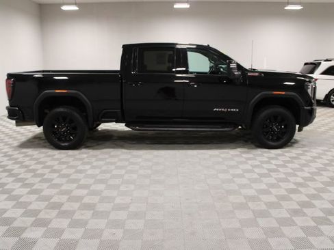 Used 2024 GMC Sierra 2500 AT4 w/ Technology Package image 8