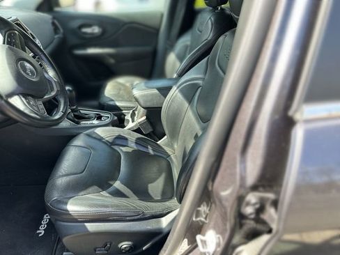 Used 2019 Jeep Cherokee Limited image 13