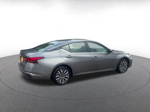 Used 2026 Nissan Altima 2.5 SV FWD image 12