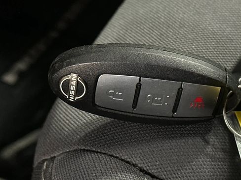 Used 2022 Nissan Frontier SV image 23