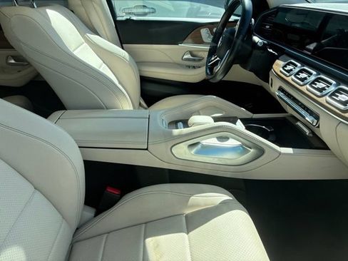Used 2023 Mercedes-Benz GLS 450 4MATIC image 4
