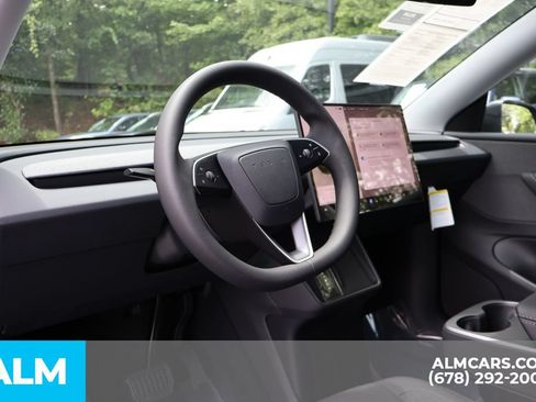 Used 2026 Tesla Model Y AWD image 9
