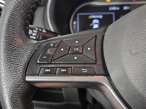 Used 2020 Nissan Kicks SR w/ SR Premium Package FWD image 15