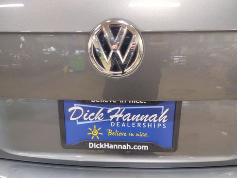 Used 2019 Volkswagen Tiguan SE w/ Panoramic Sunroof Package image 17