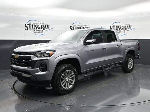 Used 2024 Chevrolet Colorado LT RWD image 3