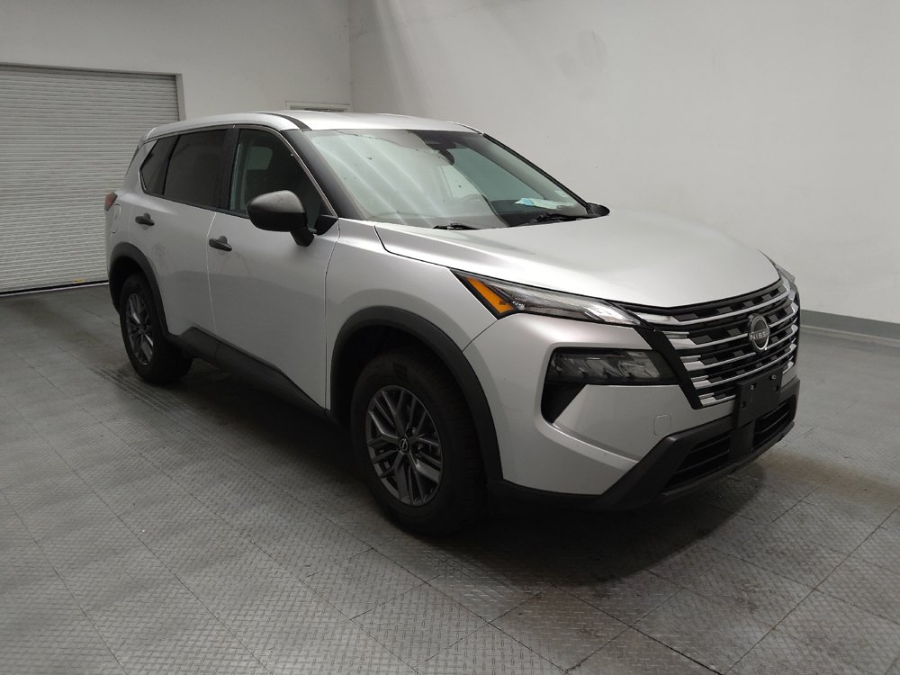 Used 2024 Nissan Rogue S FWD image 13