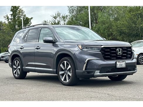 Used 2024 Honda Pilot Touring image 8