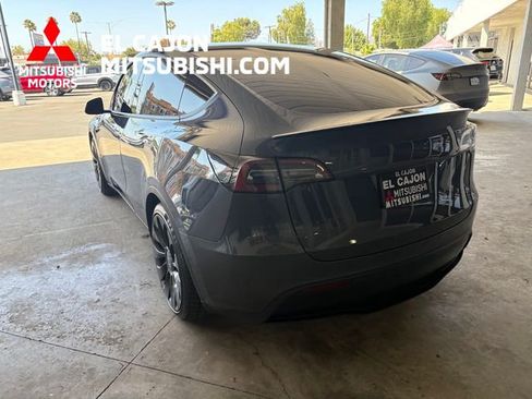 Used 2022 Tesla Model Y Performance AWD/4WD image 6