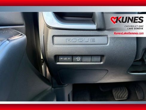 Used 2024 Nissan Rogue S image 45