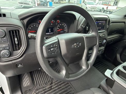 Used 2025 Chevrolet Silverado 2500 Custom w/ Custom Convenience Package image 11