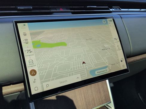 Certified 2025 Land Rover Range Rover SE image 29