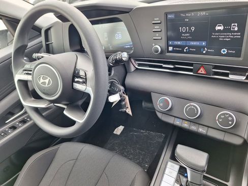 Used 2026 Hyundai Elantra SE image 29