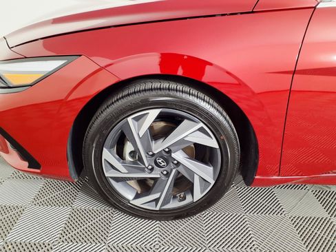 Certified 2025 Hyundai Elantra SEL w/ Cargo Package FWD image 7