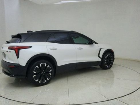 Used 2025 Chevrolet Blazer EV RS image 72