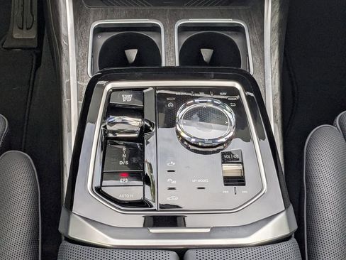 Used 2025 BMW 760i xDrive w/ Executive Package image 20