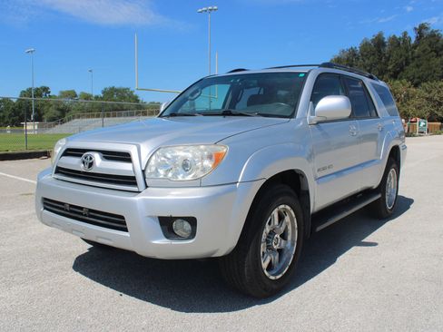 Used 2008 Toyota 4Runner Limited AWD/4WD image 2