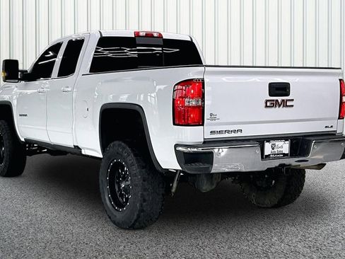 Used 2017 GMC Sierra 1500 SLE w/ SLE Value Package AWD/4WD image 4