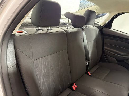 Used 2016 Ford Focus SE w/ SE Sport Package image 21