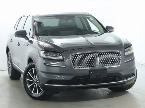 Used 2021 Lincoln Nautilus AWD image 2