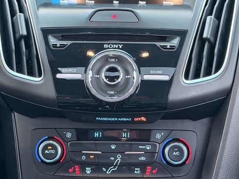 Used 2017 Ford Focus ST w/ Equipment Group 402A image 18