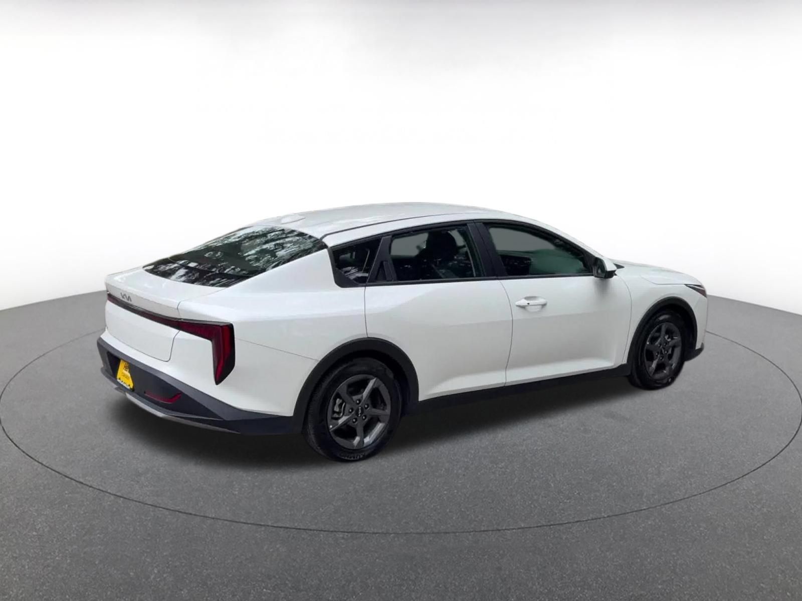 Used 2025 Kia K4 FWD image 14