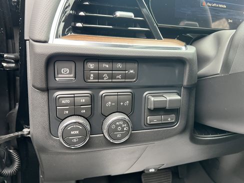 New 2026 Chevrolet Tahoe High Country AWD/4WD image 18