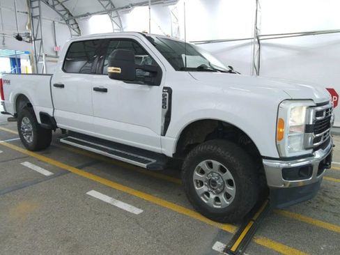Used 2023 Ford F250 XLT w/ FX4 Off-Road Package AWD/4WD image 5