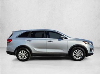 Used 2016 Kia Sorento L video 4