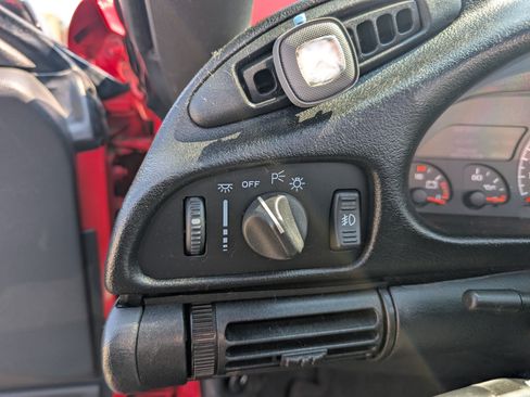Used 1994 Chevrolet Camaro Z28 RWD image 66