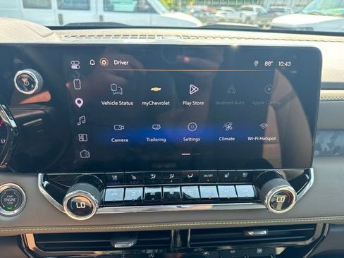 Used 2026 Chevrolet Colorado ZR2 w/ Technology Package AWD/4WD image 10