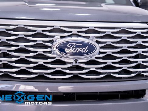 Used 2023 Ford Explorer Platinum w/ Technology Package image 30