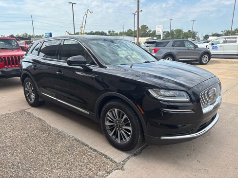 Used 2022 Lincoln Nautilus Reserve AWD/4WD image 7