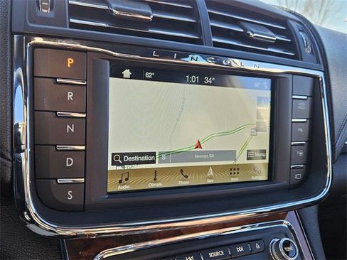 Used 2019 Lincoln Continental Reserve image 22