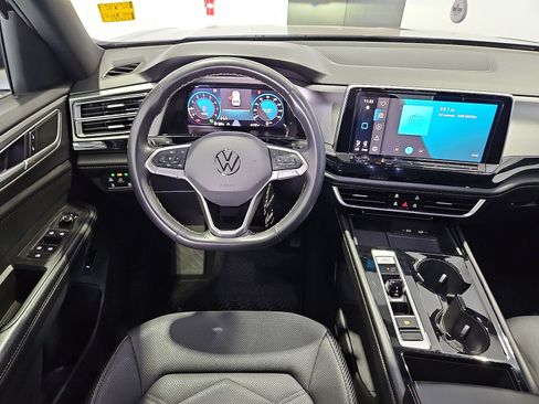 Certified 2024 Volkswagen Atlas Cross Sport SE FWD image 14