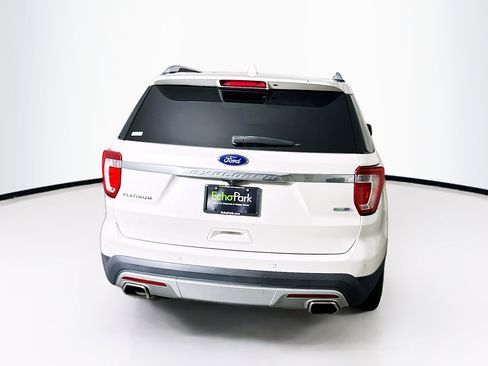 Used 2017 Ford Explorer Platinum image 7