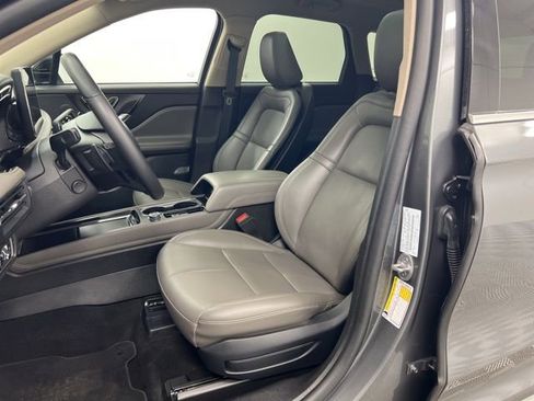 Certified 2025 Lincoln Corsair AWD w/ Equipment Group 101A image 18